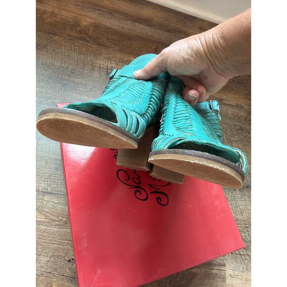 Naughty Monkey "Killion" Turquoise leather peep toe woven bootie SZ 7 - Picture 7 of 9